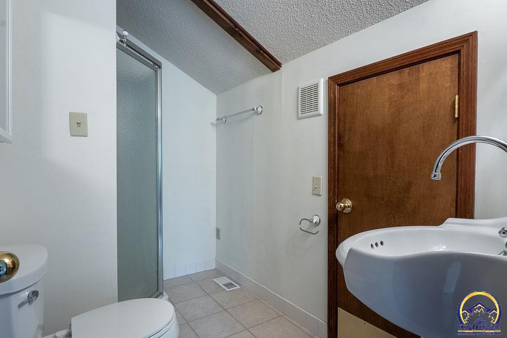 4620 NW 46th ST