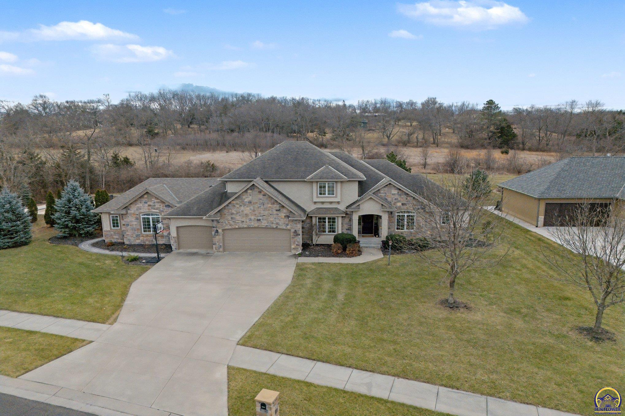 5739 SW 44th Ct