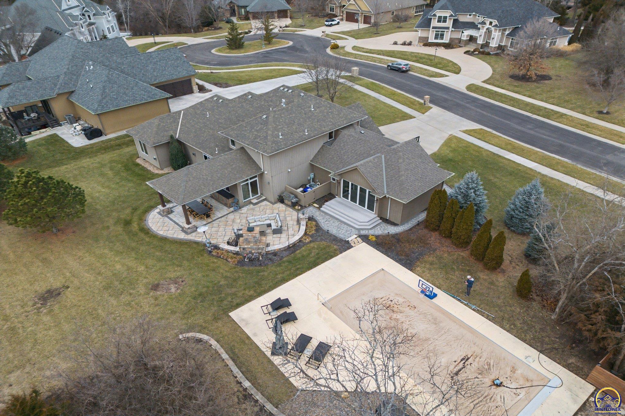 5739 SW 44th Ct