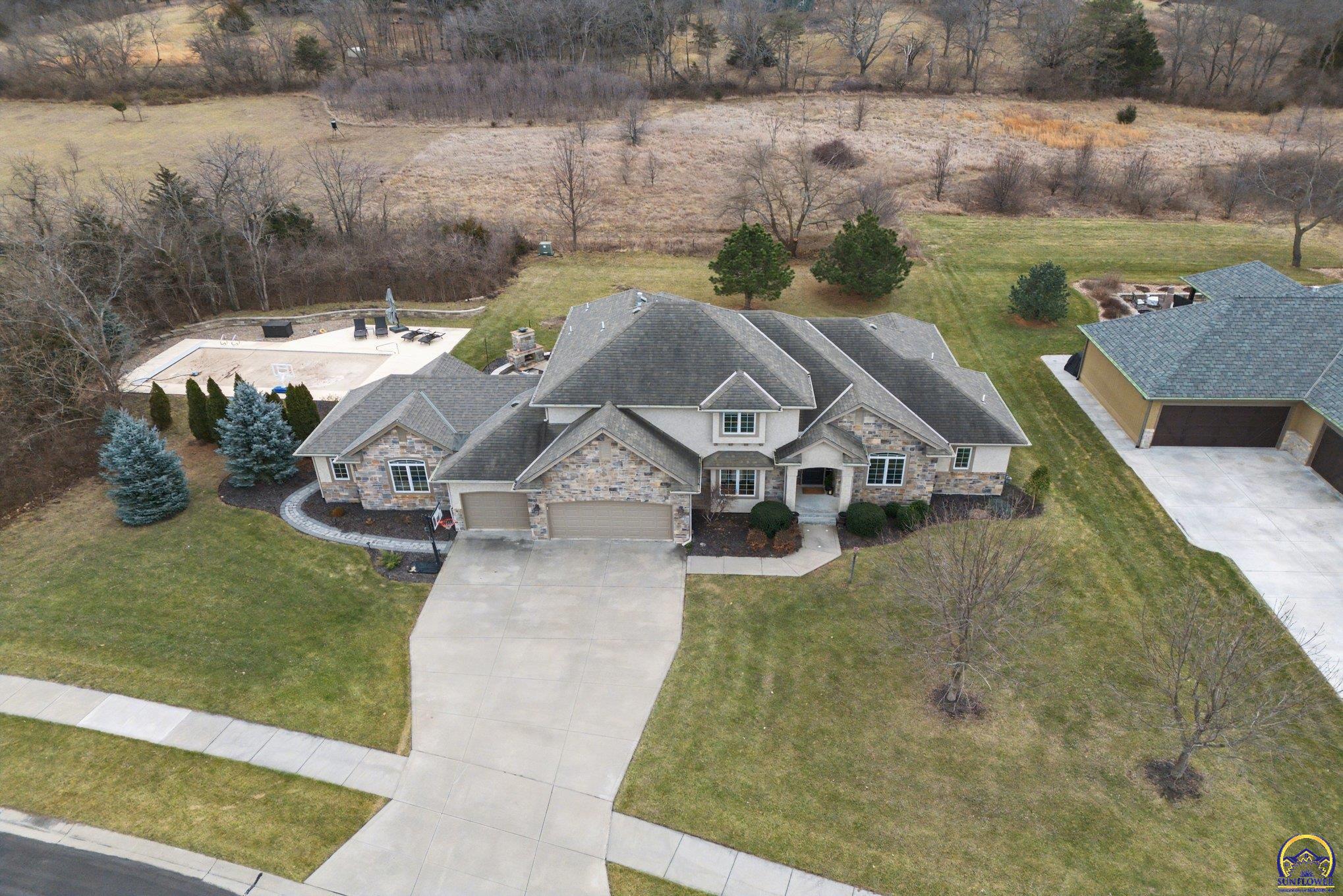5739 SW 44th Ct