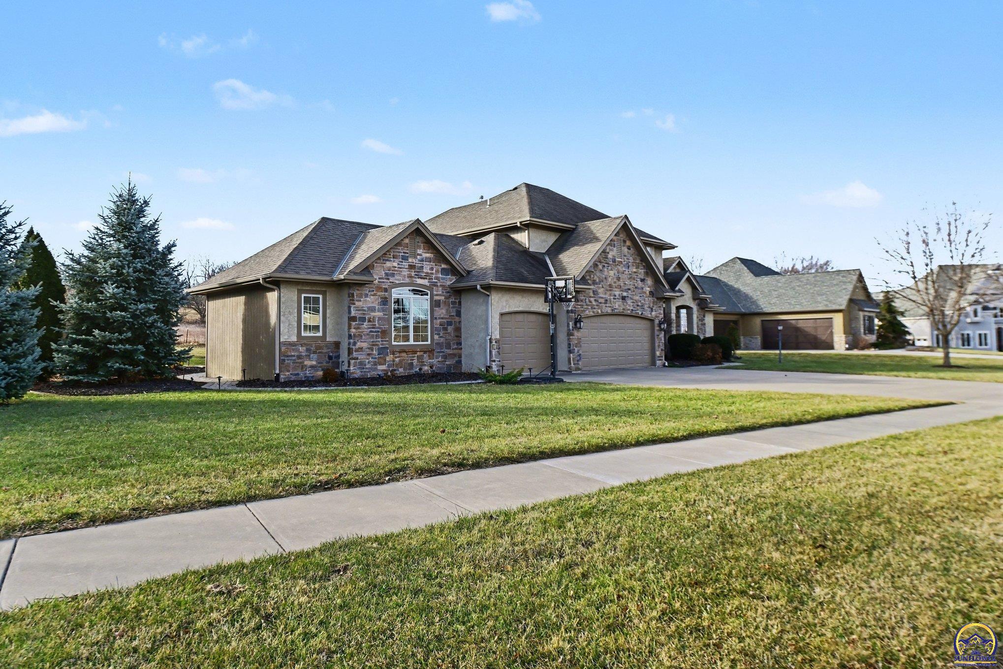 5739 SW 44th Ct