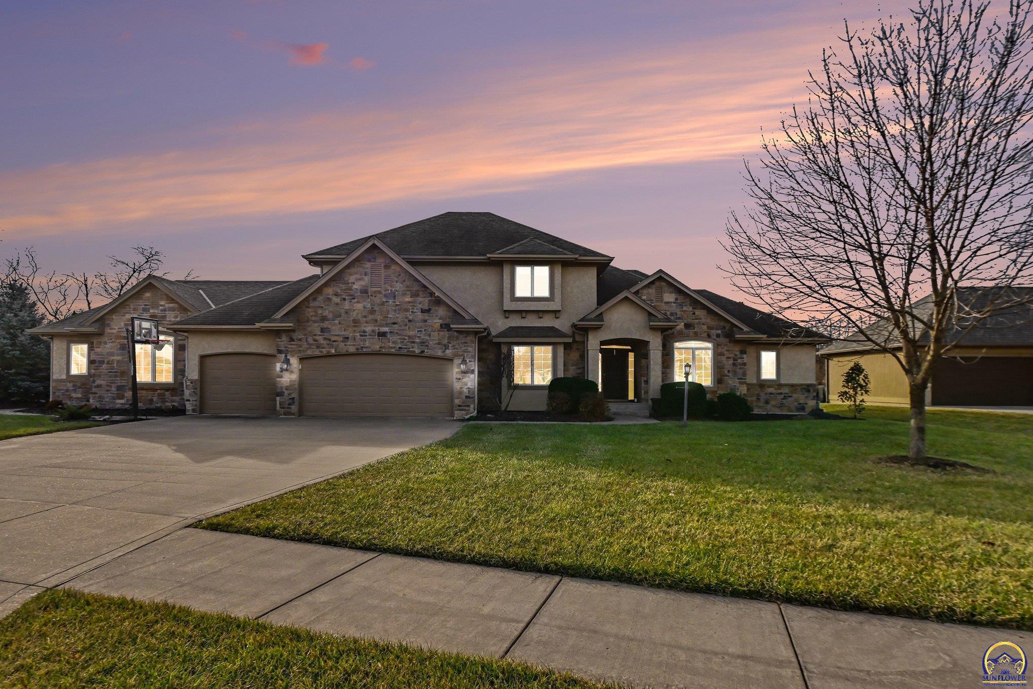5739 SW 44th Ct