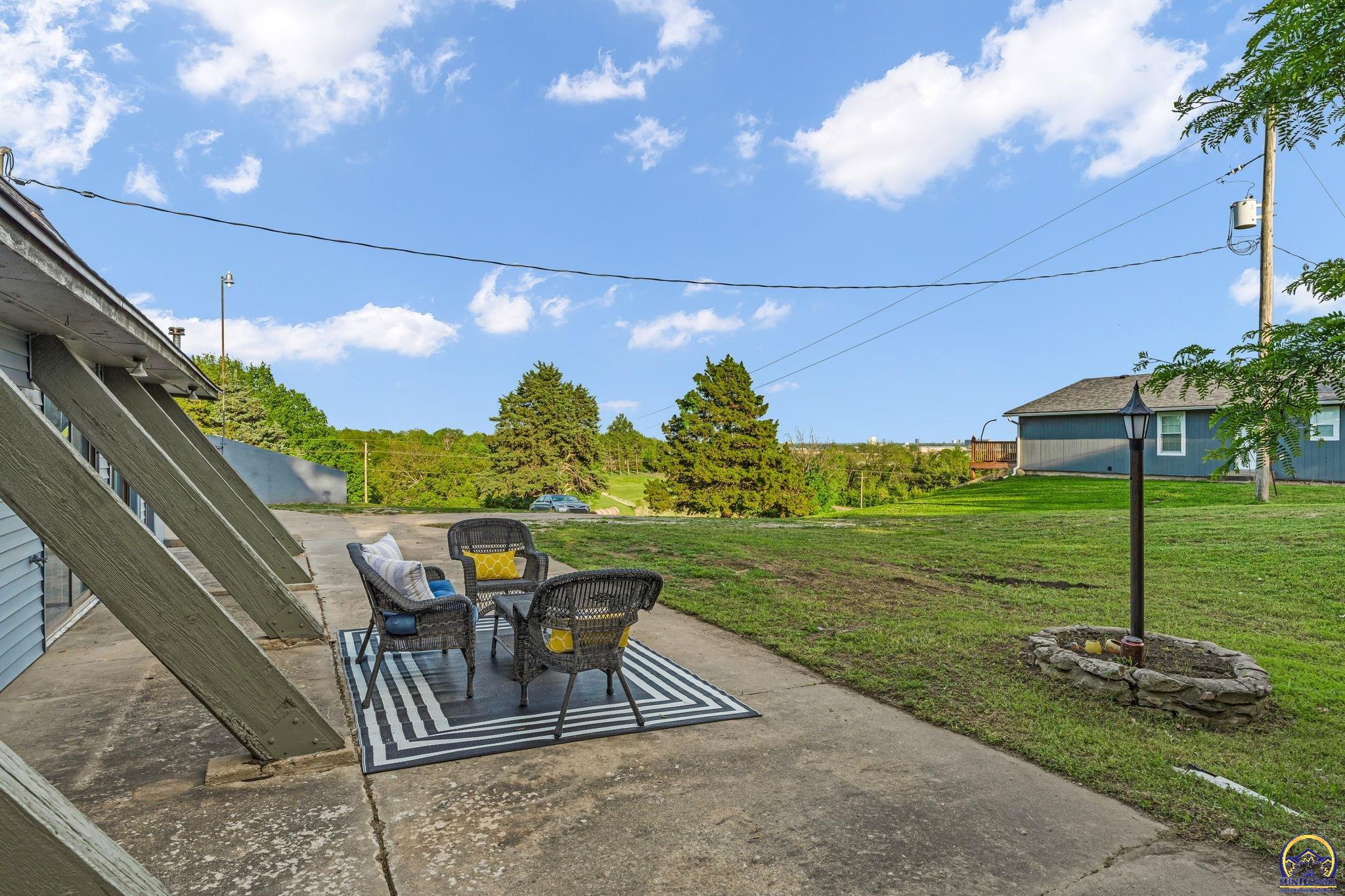 3325 NW Pipkin RD
