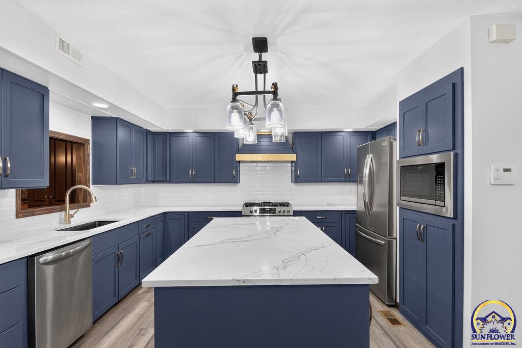 2327 SW Brookhaven LN Unit: #7