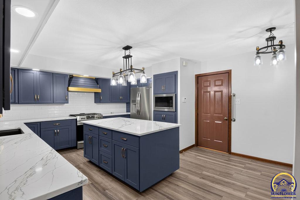 2327 SW Brookhaven LN Unit: #7