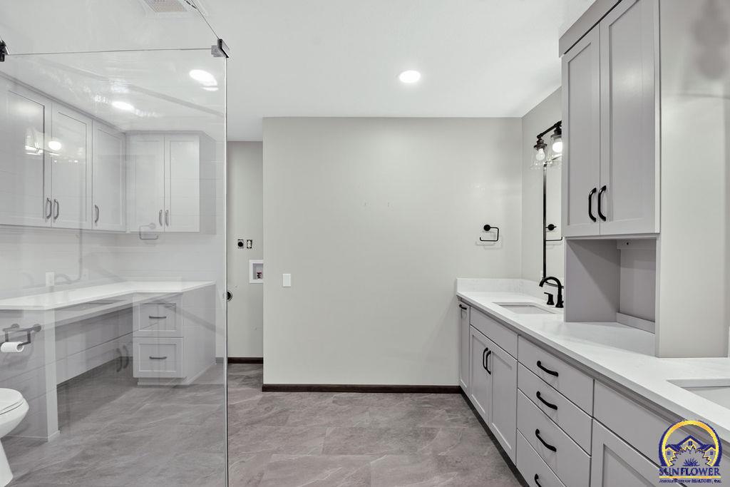 2327 SW Brookhaven LN Unit: #7