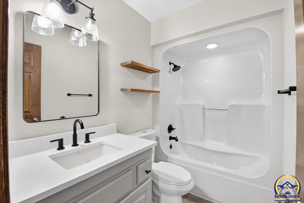 2327 SW Brookhaven LN Unit: #7