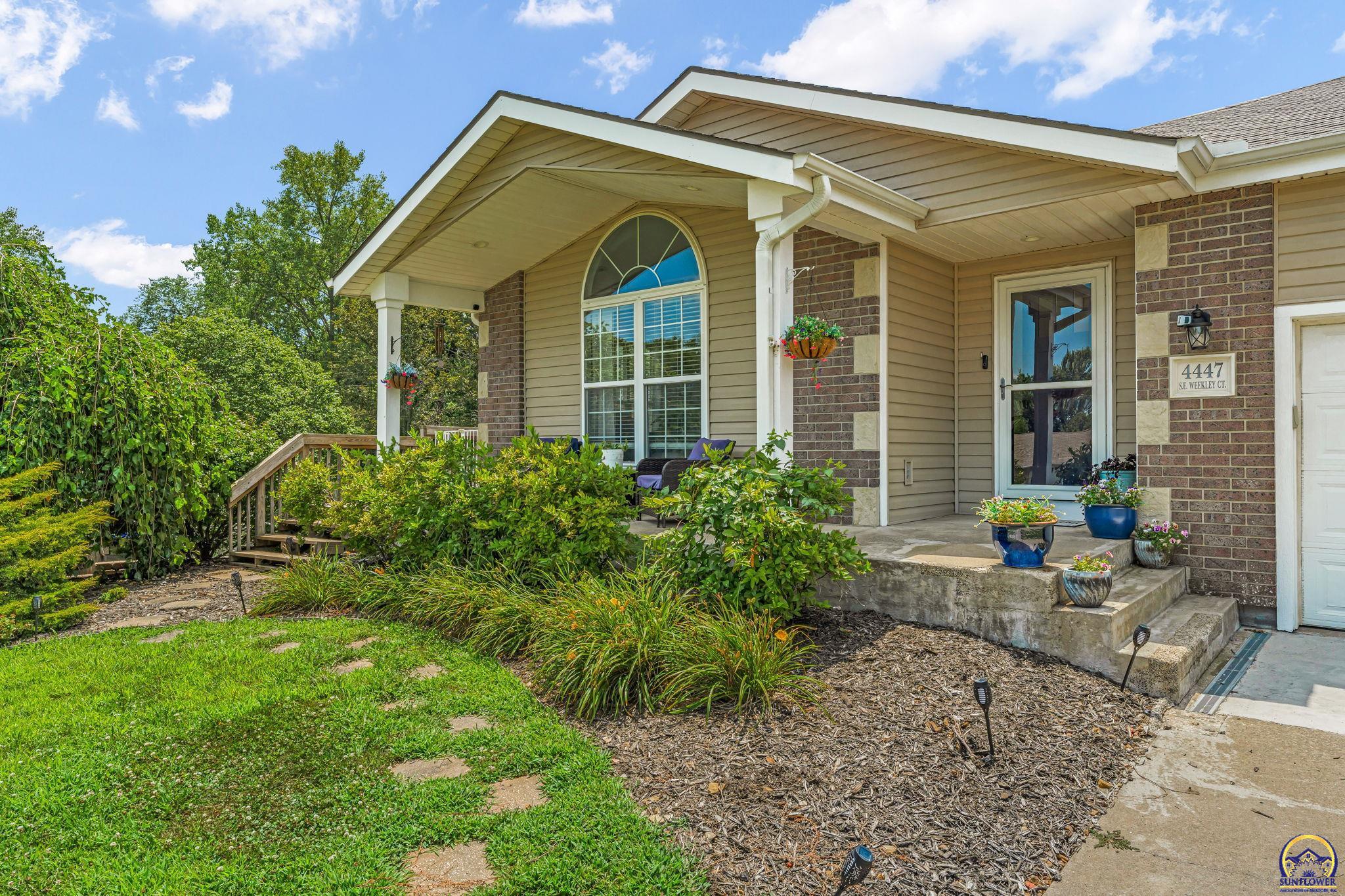 4447 SE Weekley CT