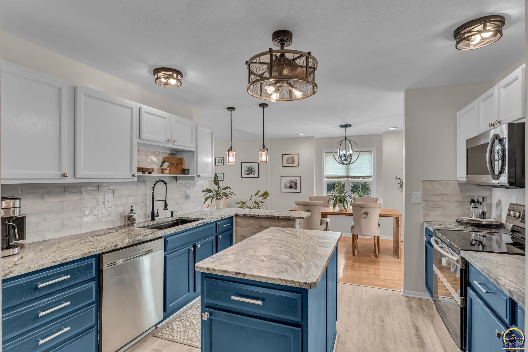 4447 SE Weekley CT