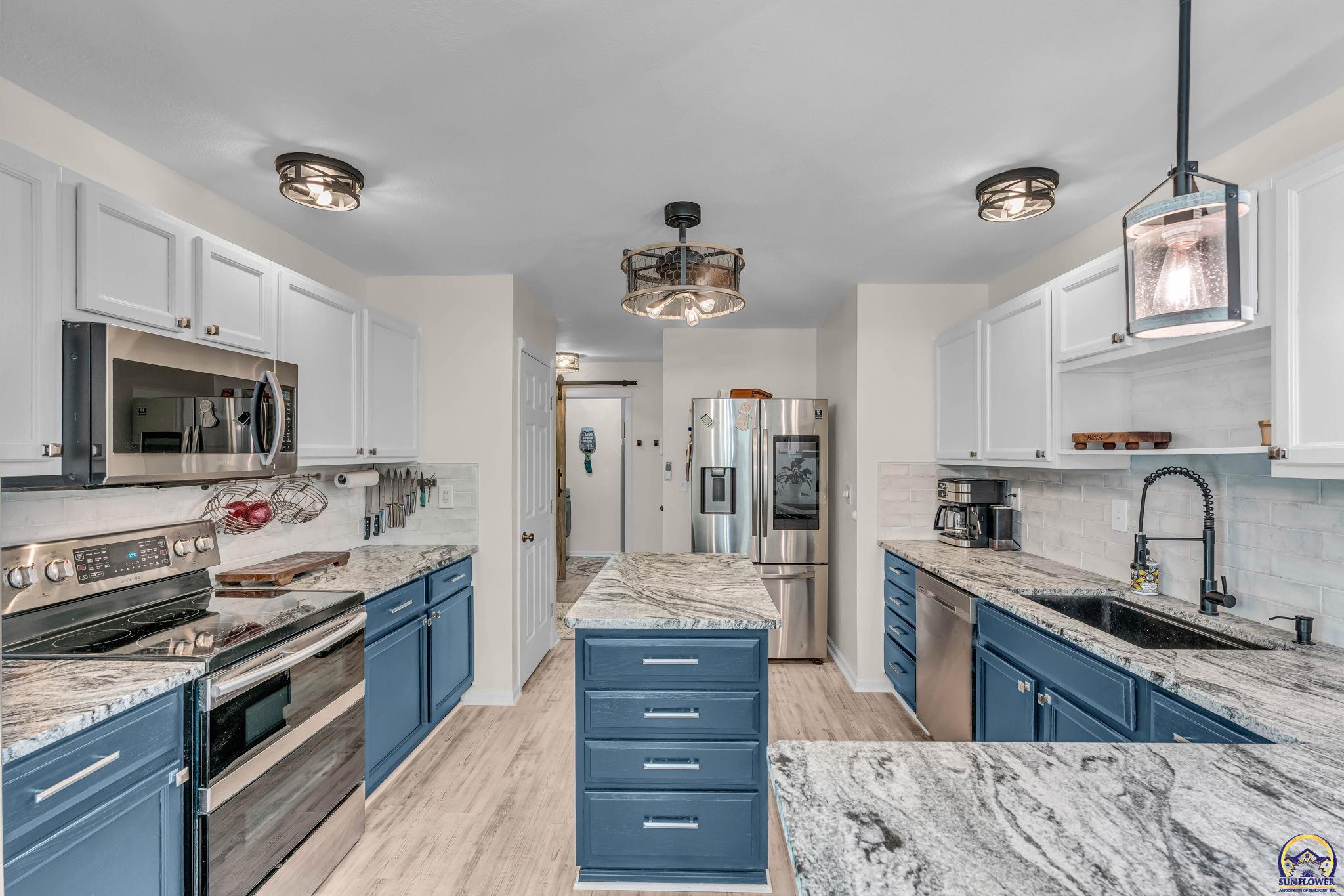 4447 SE Weekley CT