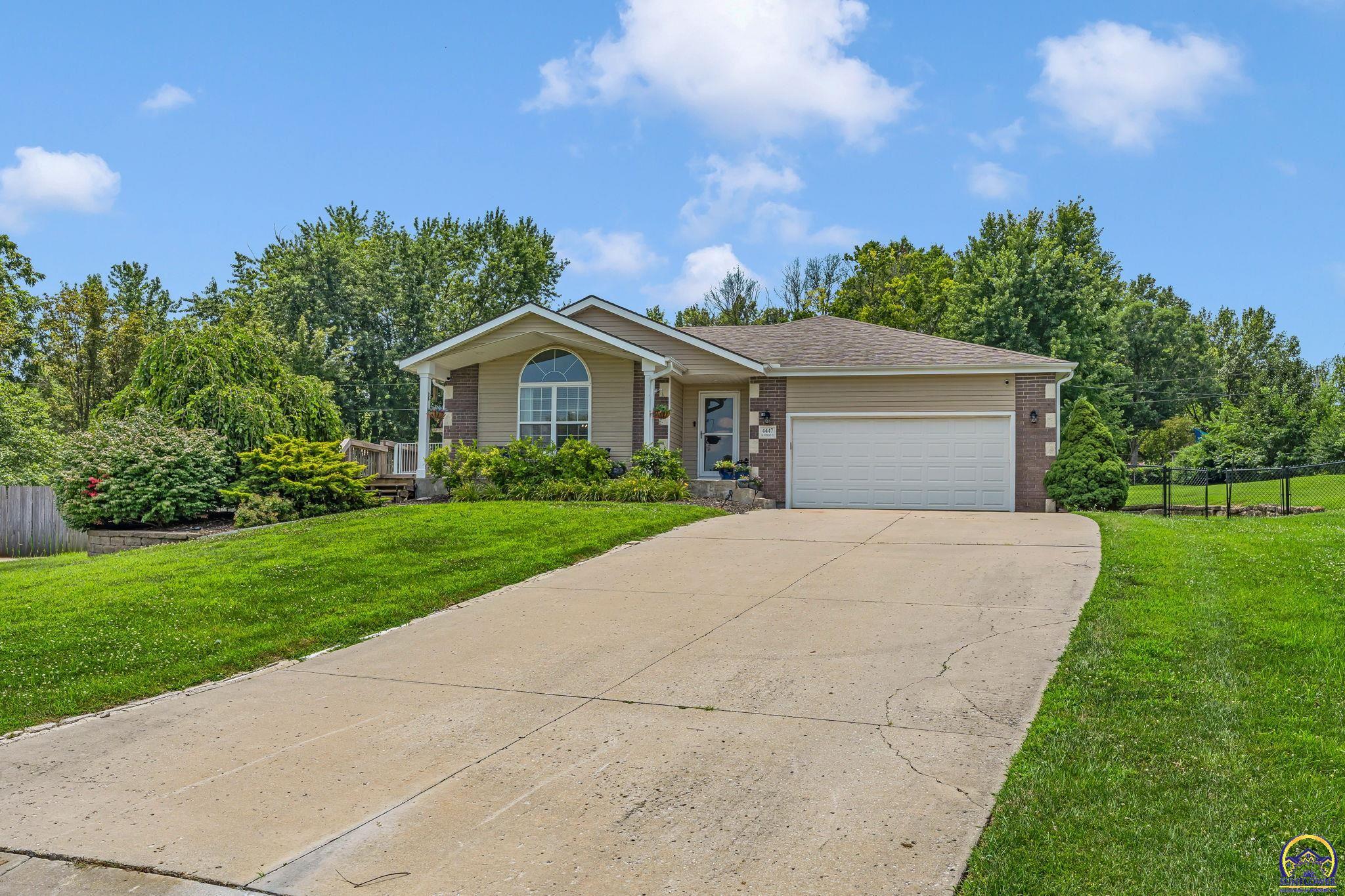 4447 SE Weekley CT