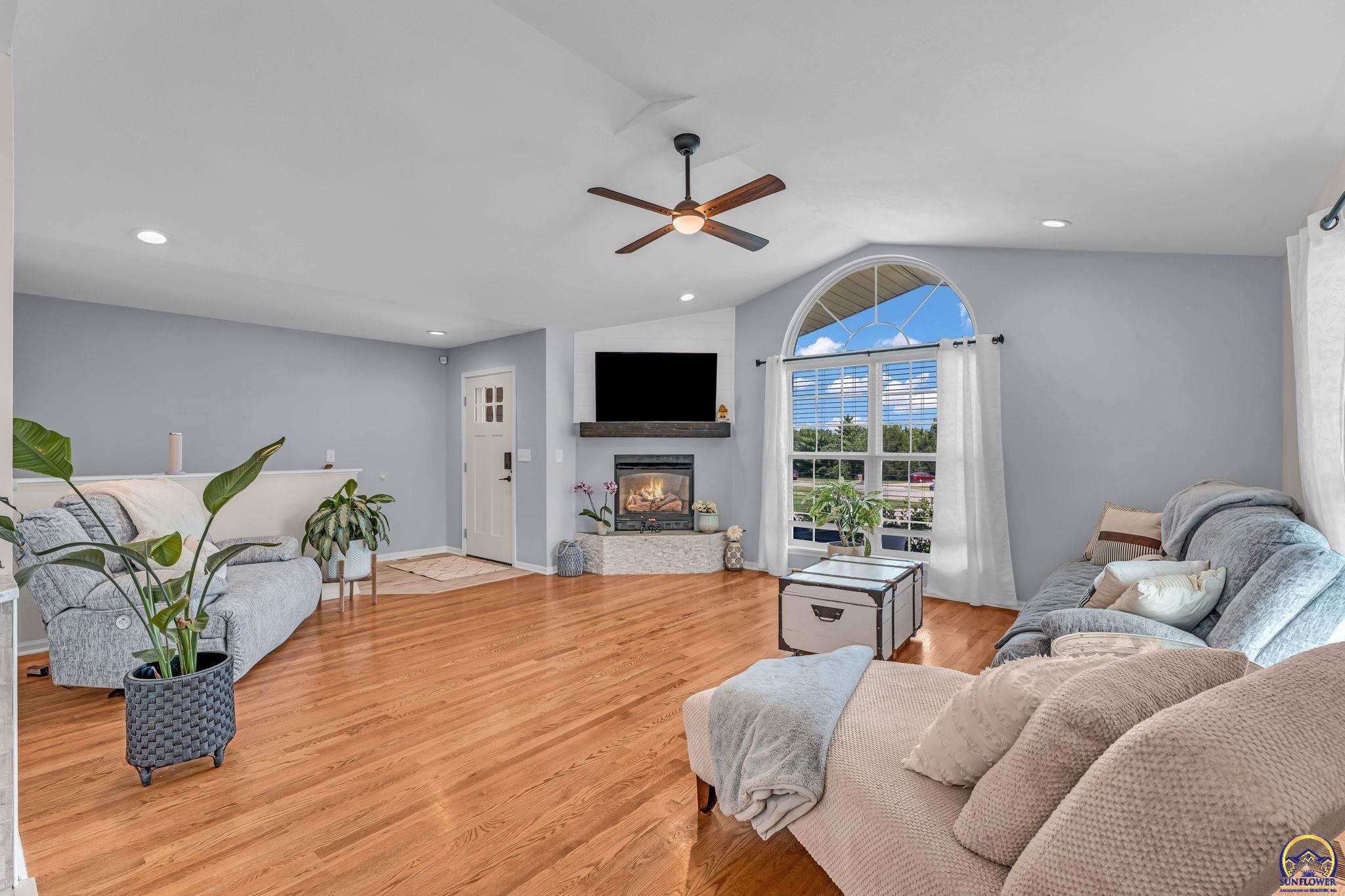 4447 SE Weekley CT