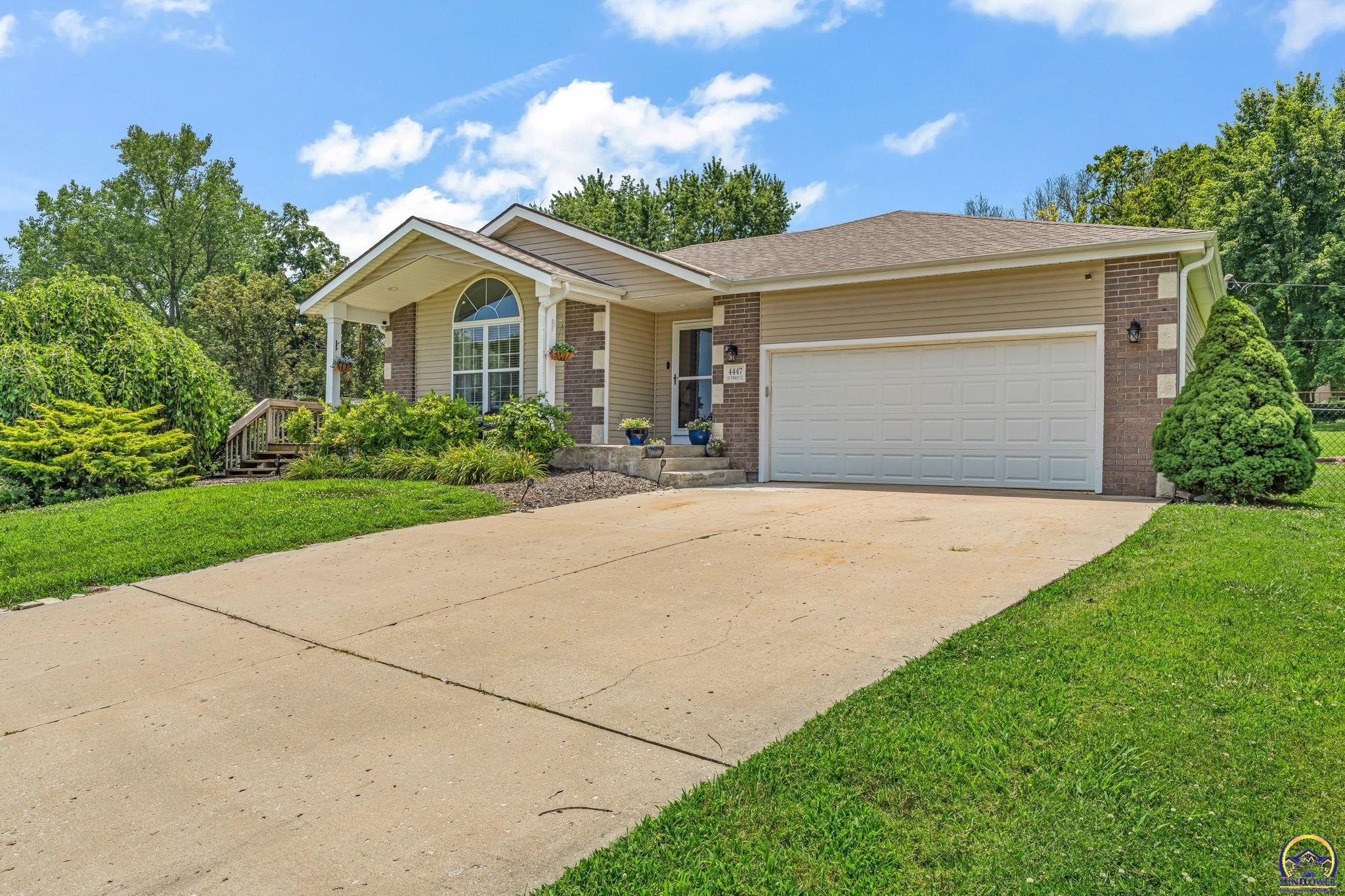 4447 SE Weekley CT