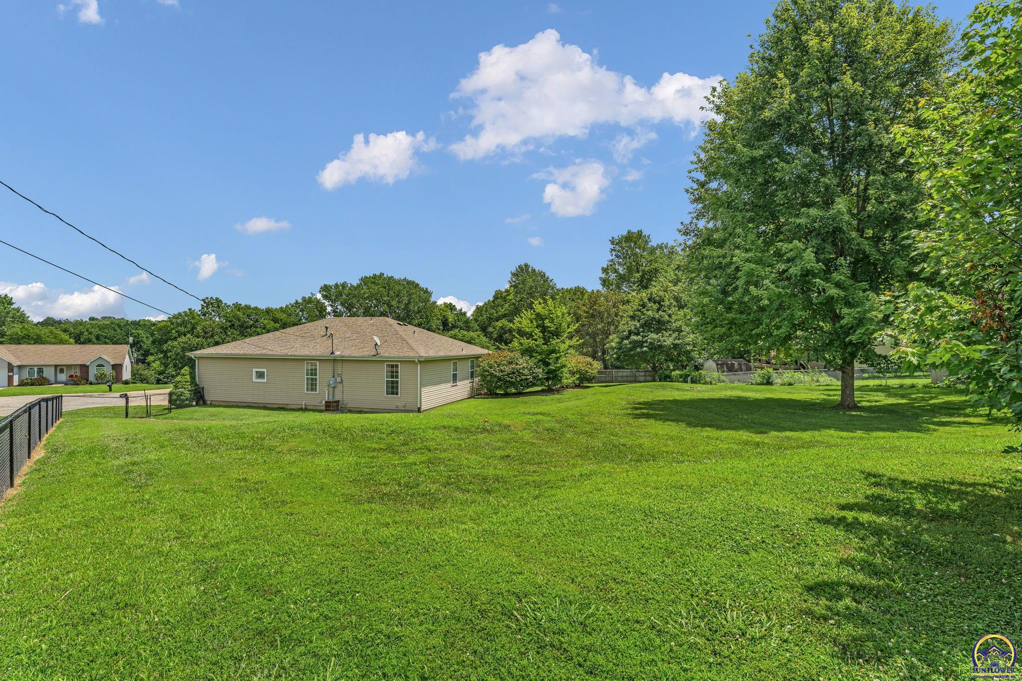 4447 SE Weekley CT