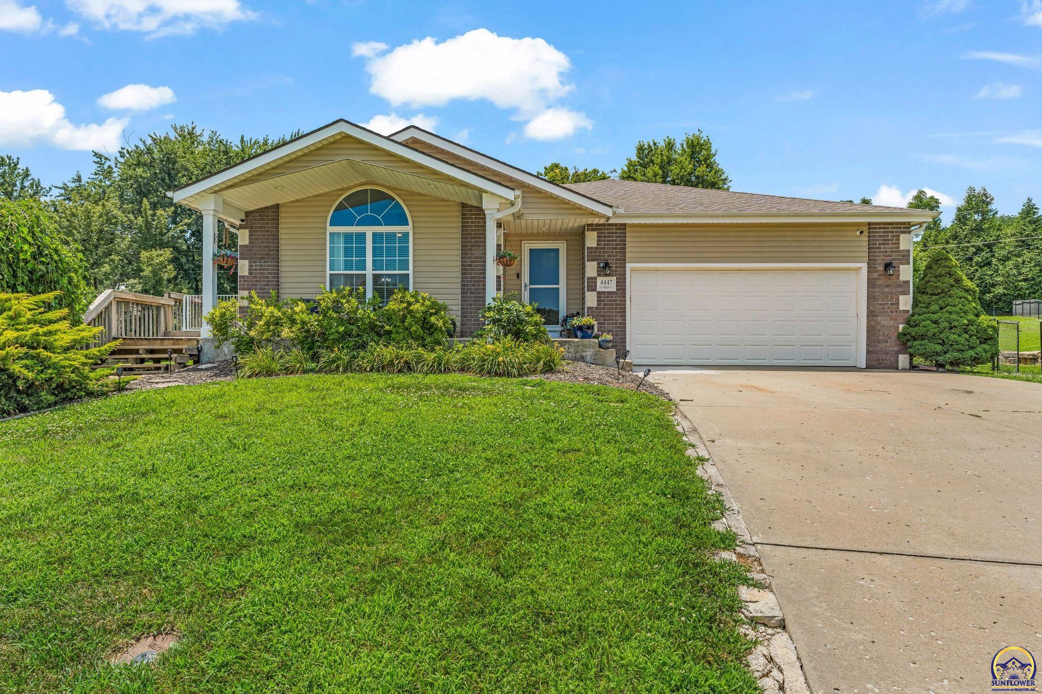 4447 SE Weekley CT