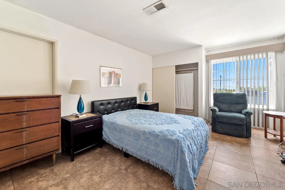 1340 Myra Ct