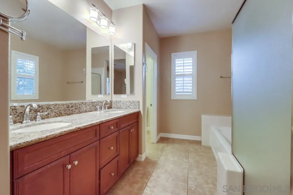 1715 Rolling Water Dr Unit 4