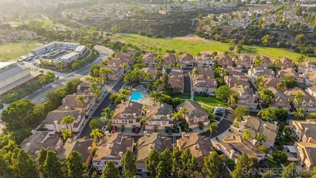 1386 Serena Cir Unit 2