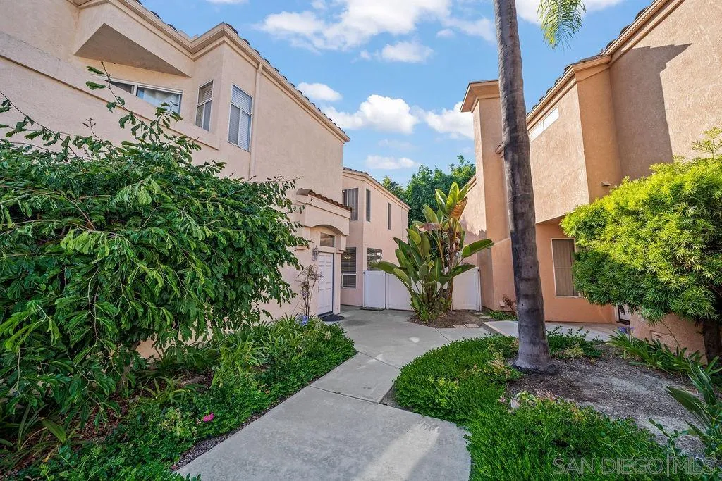 1386 Serena Cir Unit 2