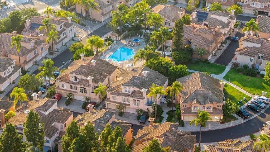 1386 Serena Cir Unit 2