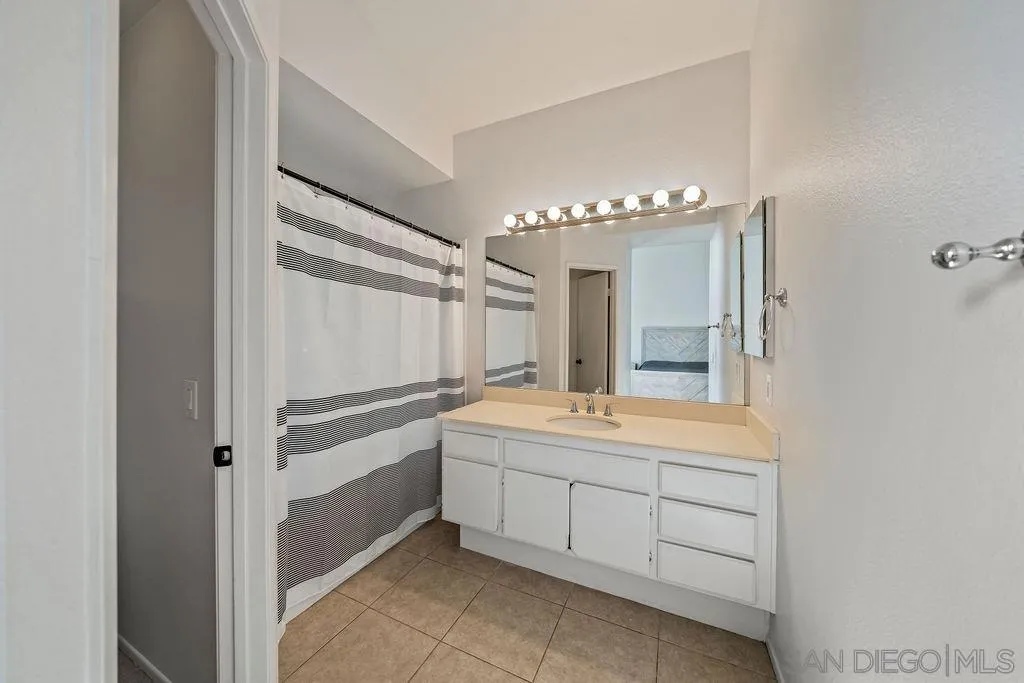 1386 Serena Cir Unit 2