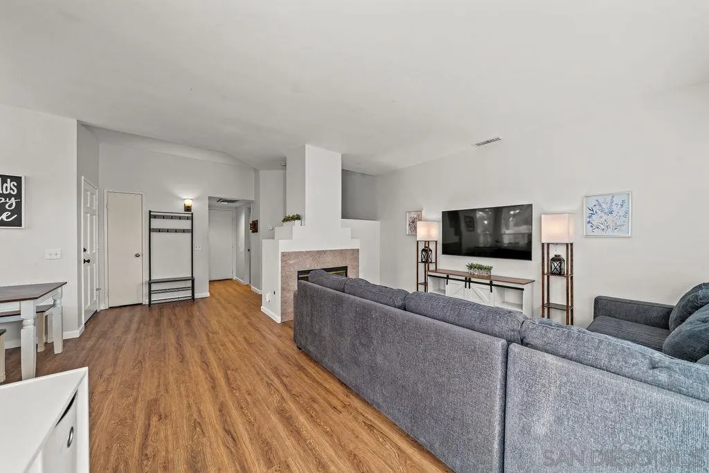 1386 Serena Cir Unit 2