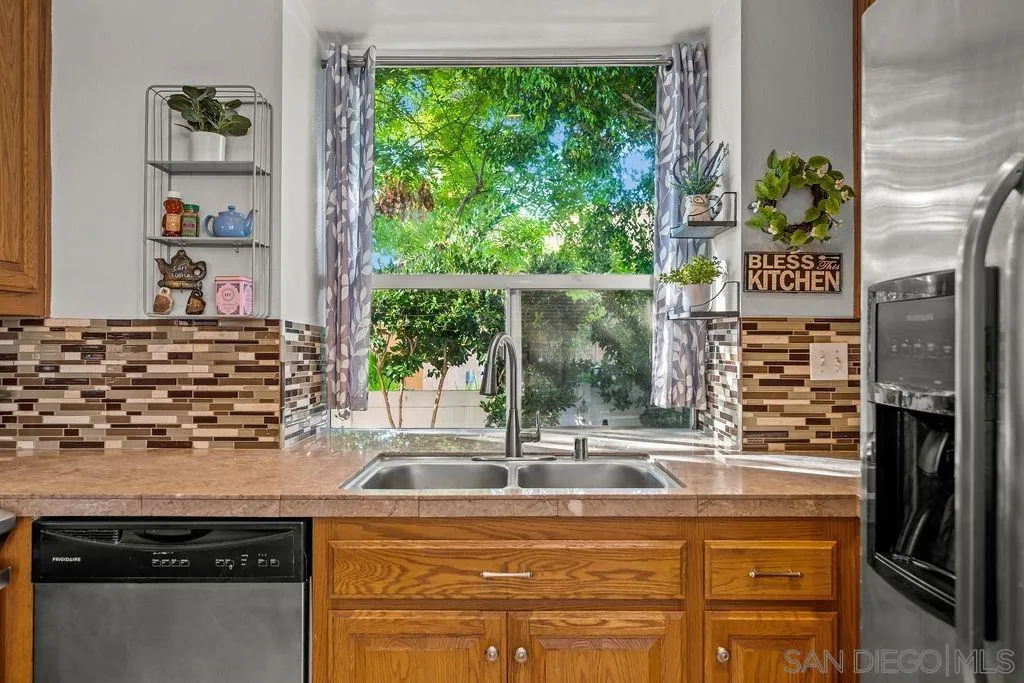 1386 Serena Cir Unit 2