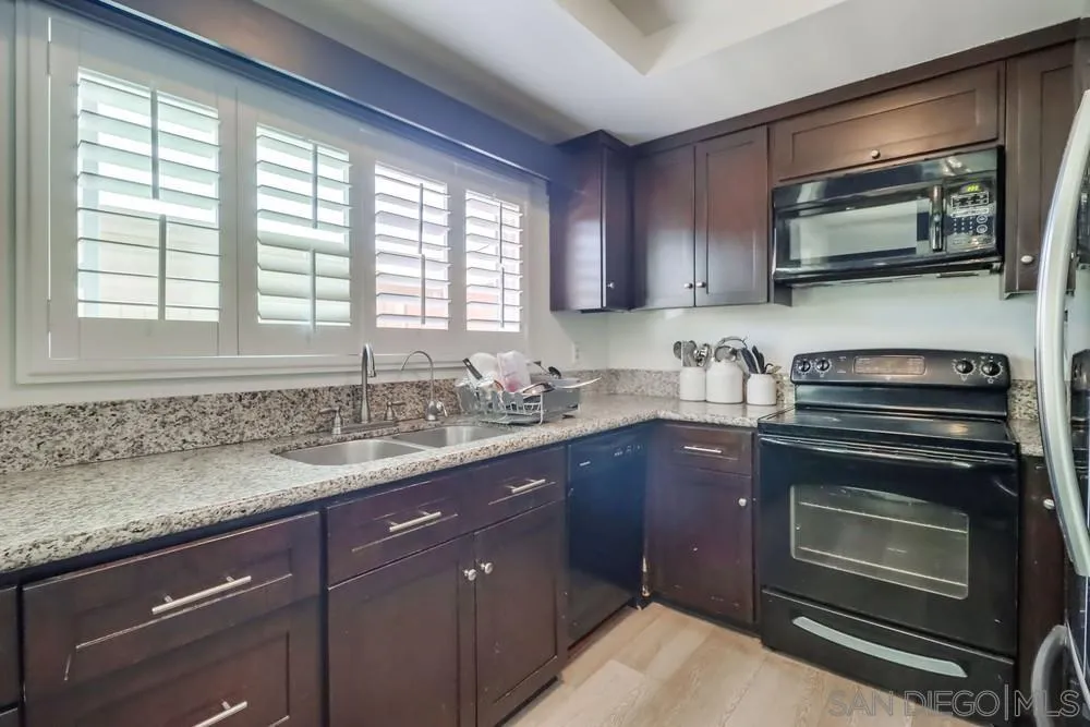 1737 Melrose Ave Unit 63