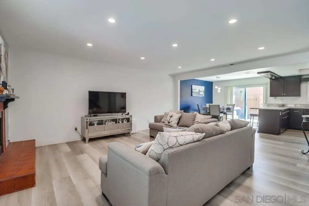1737 Melrose Ave Unit 63