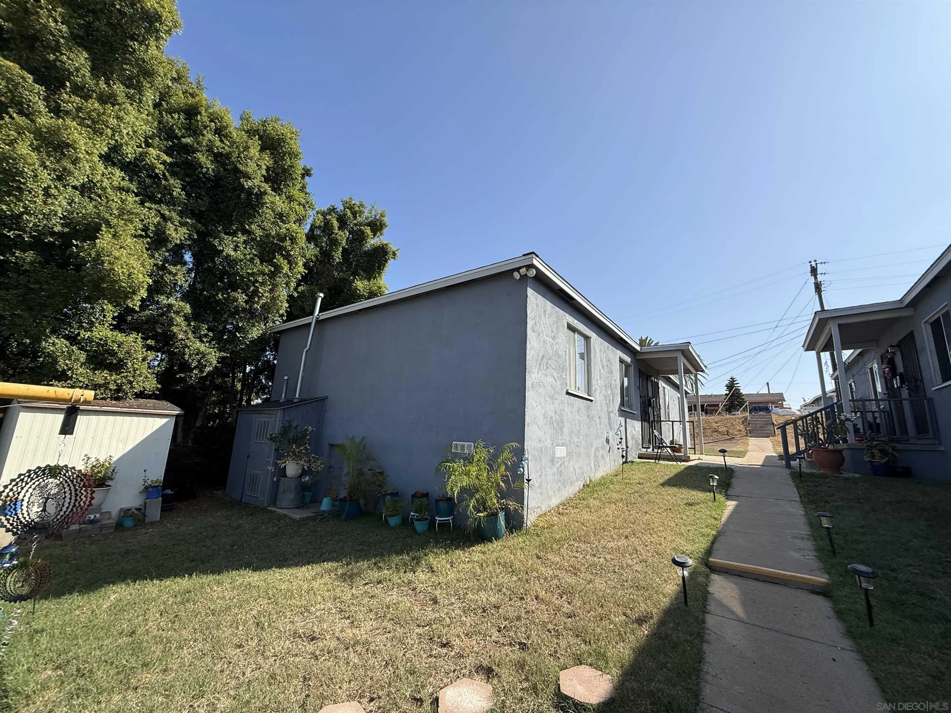 2722-2724 B Avenue