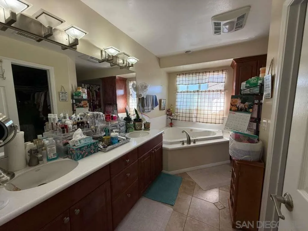 1236 Tobias Dr