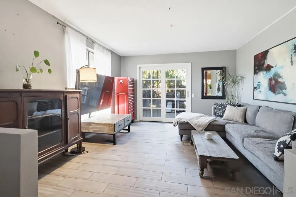 10781 Caminito Bravura