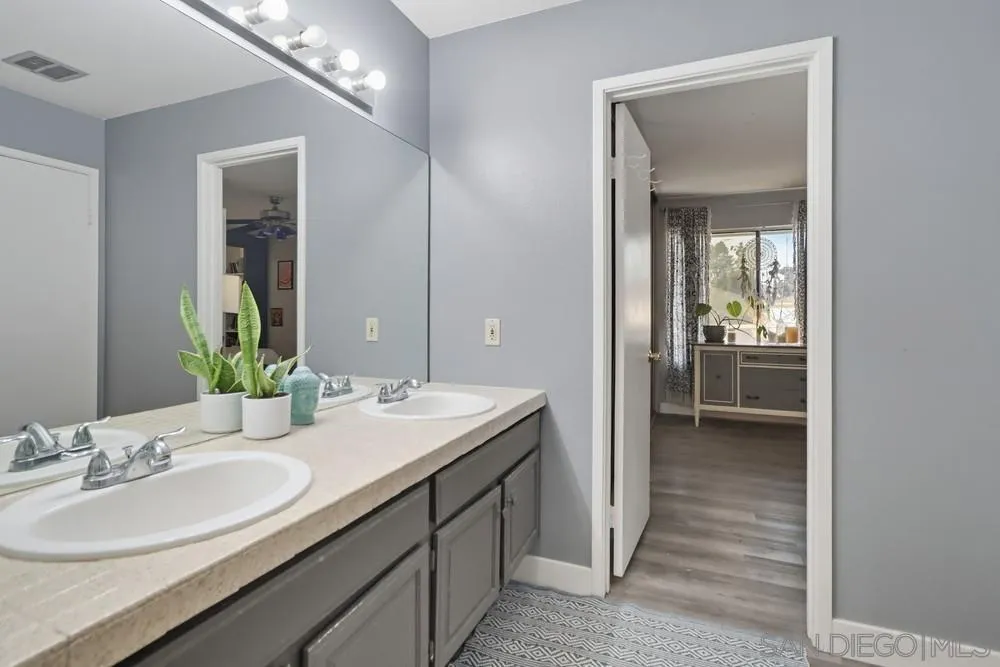 10781 Caminito Bravura