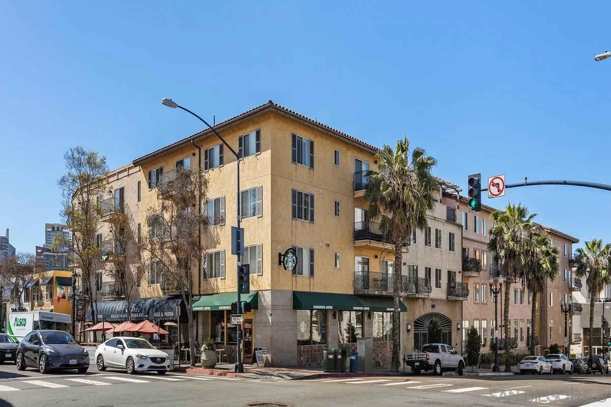 801 W Hawthorn St Unit 301