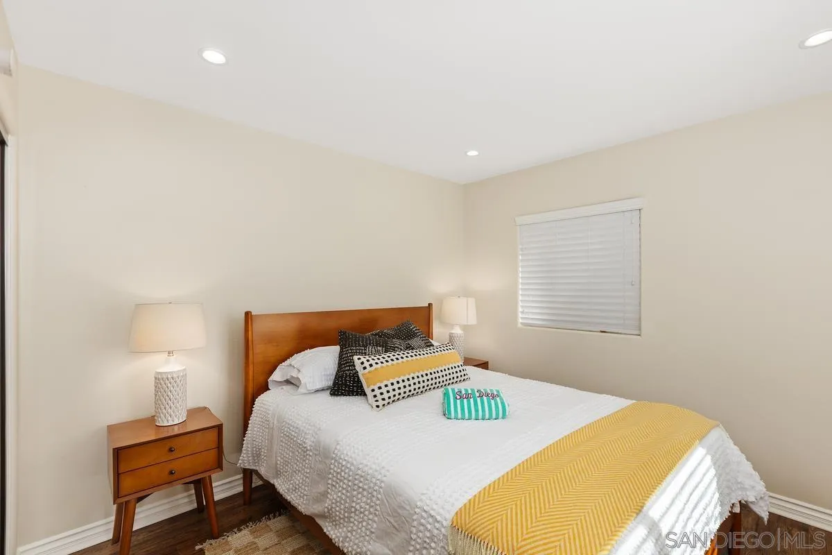 801 W Hawthorn St Unit 301