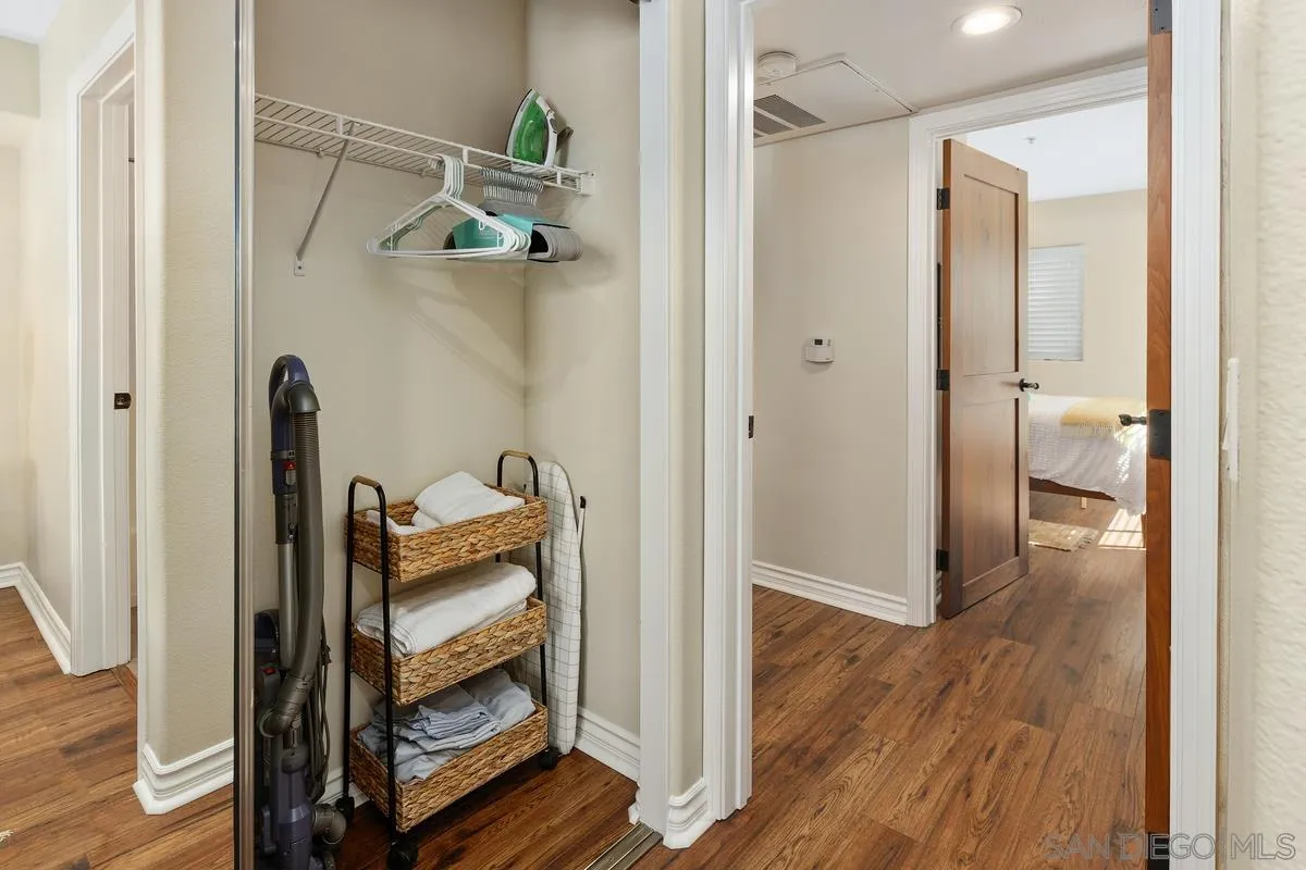 801 W Hawthorn St Unit 301