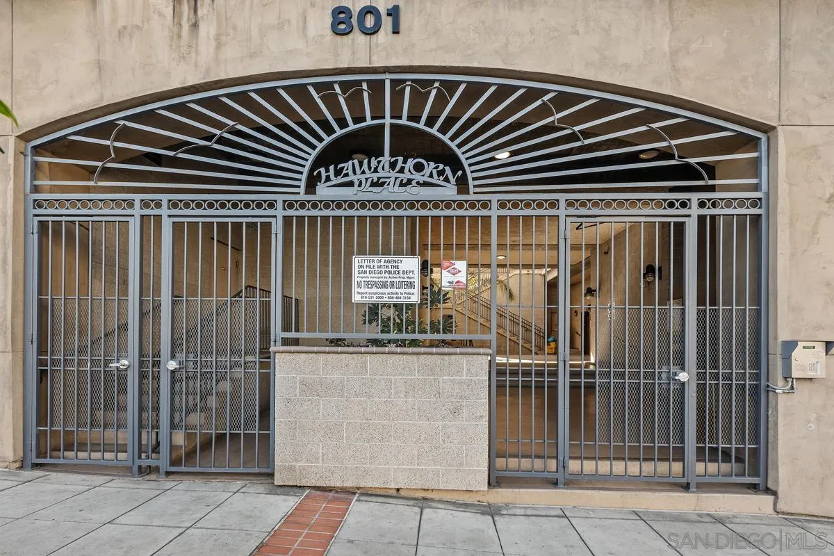 801 W Hawthorn St Unit 301