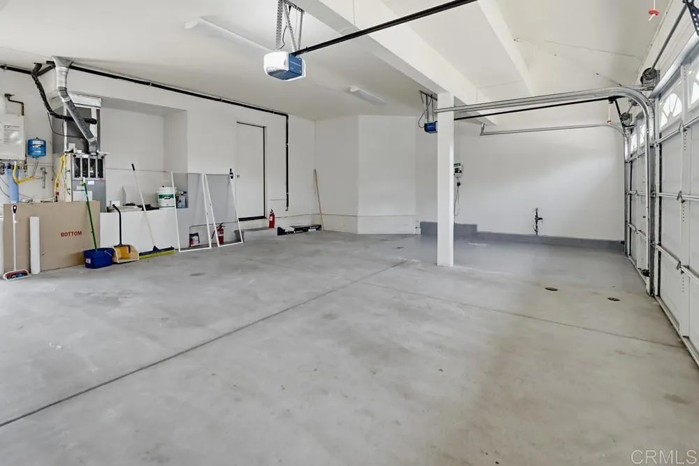 1047 Southview Circle