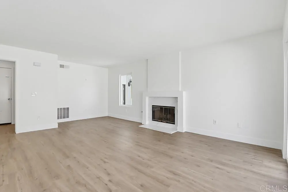 1047 Southview Circle