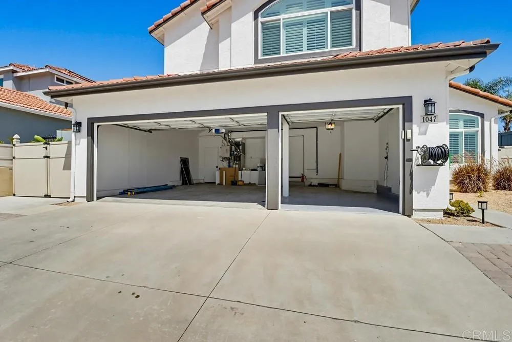 1047 Southview Circle