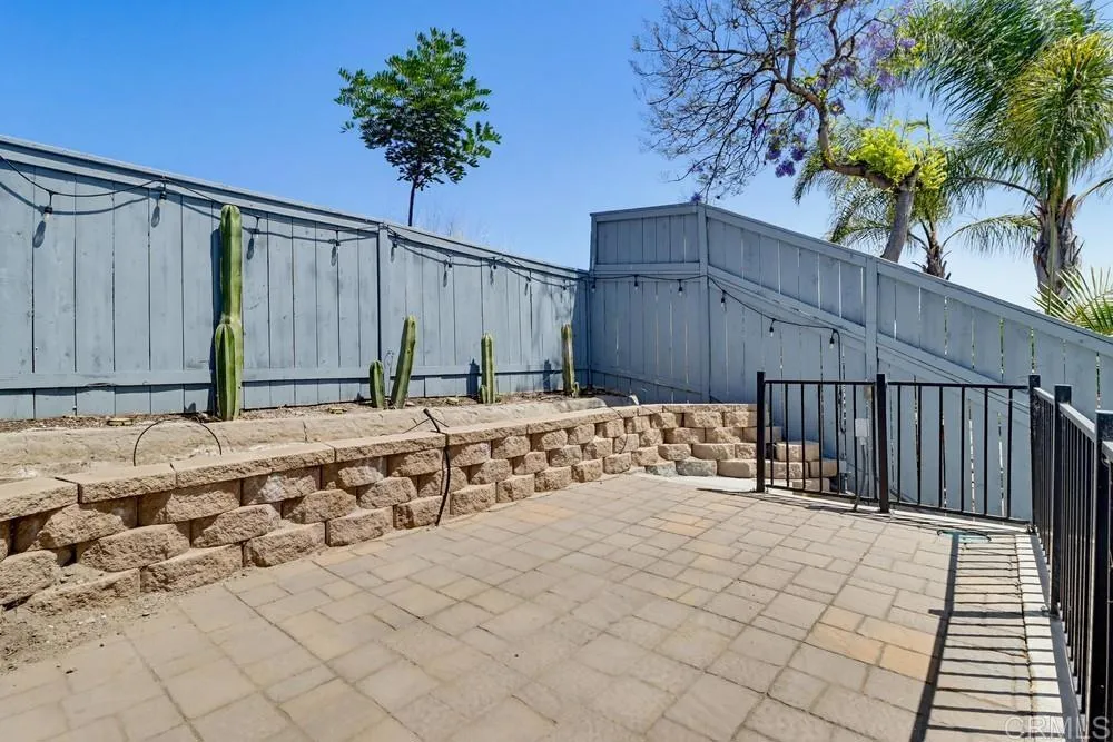 1047 Southview Circle