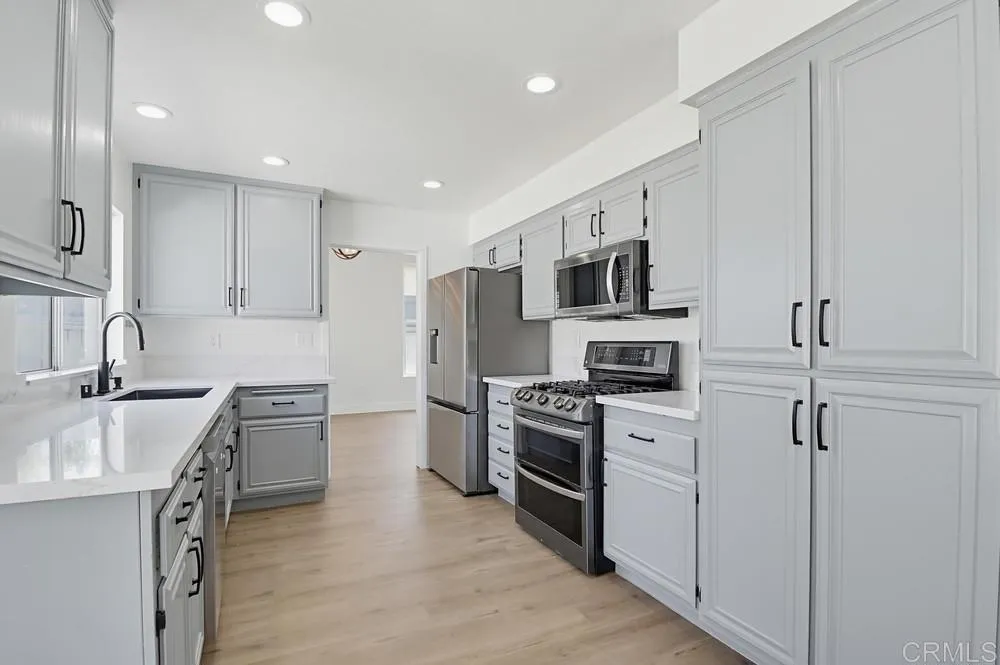 1047 Southview Circle