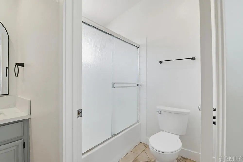 1047 Southview Circle