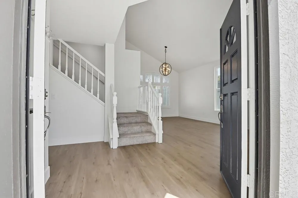 1047 Southview Circle