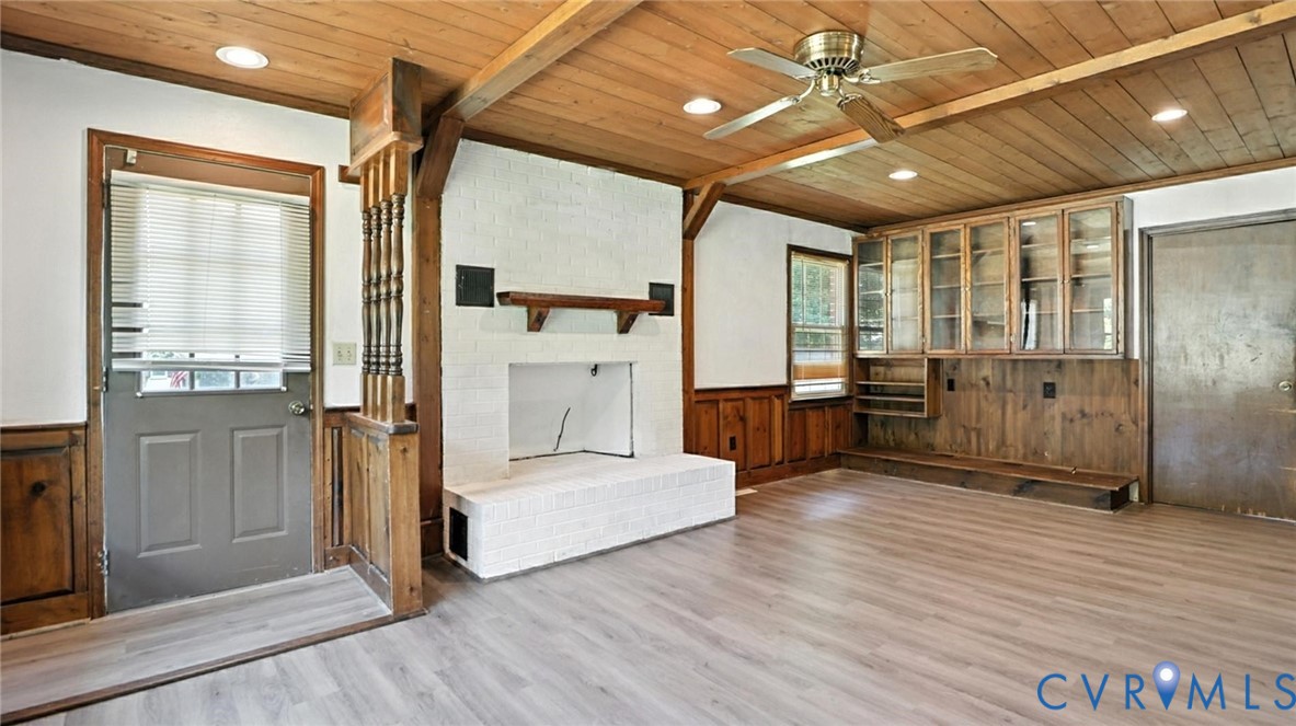 23234 Hanging Tree Rd