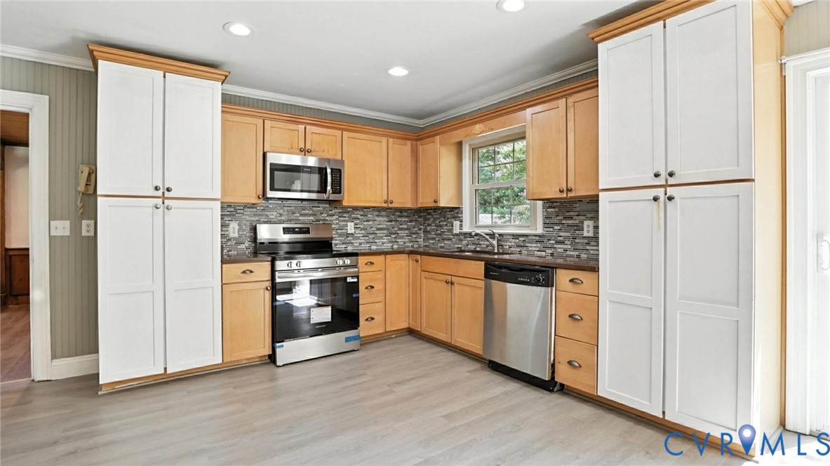 23234 Hanging Tree Rd