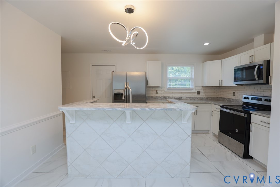 3924 Ladbroke Ct