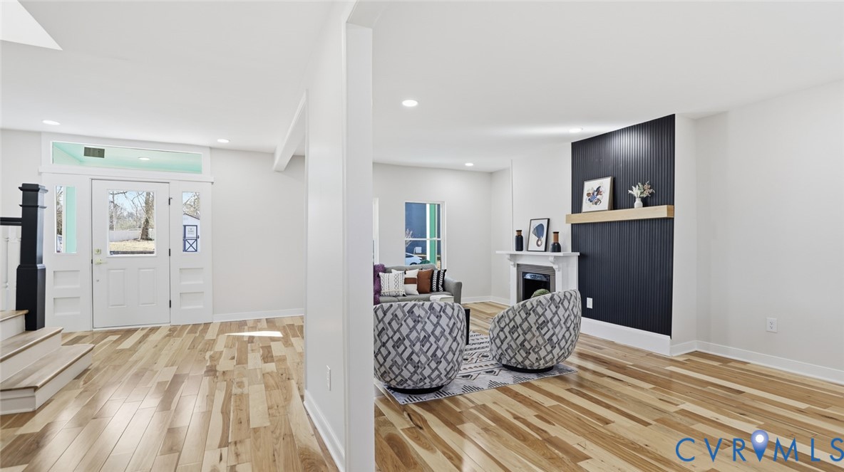 415 W 24th St
