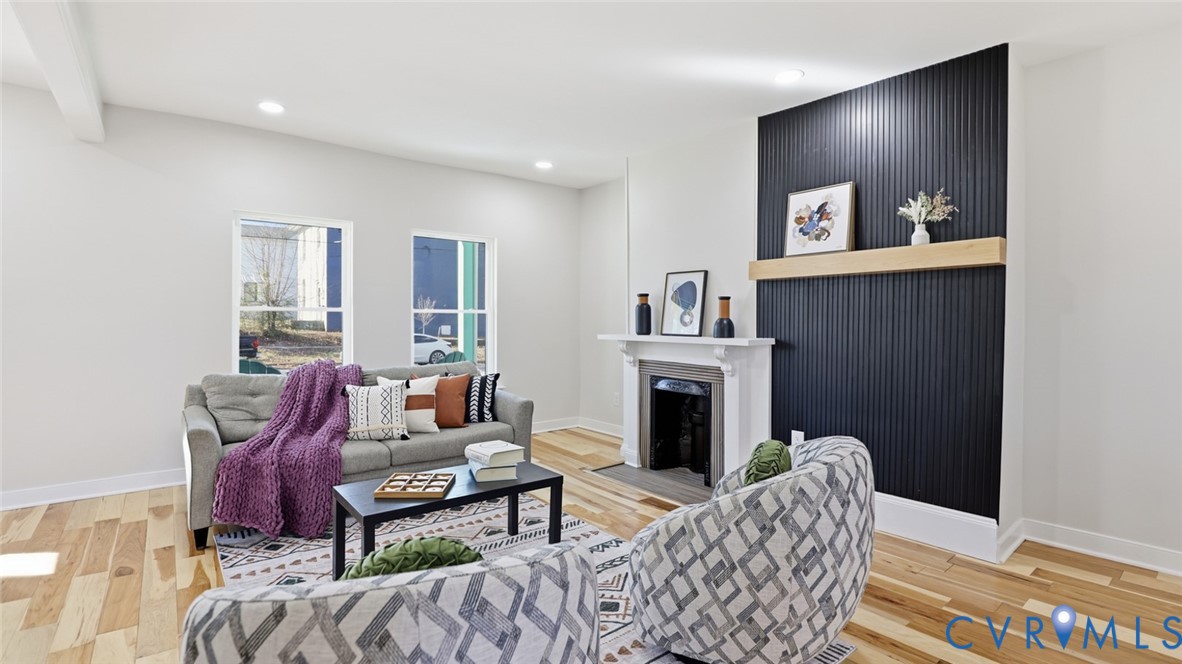 415 W 24th St