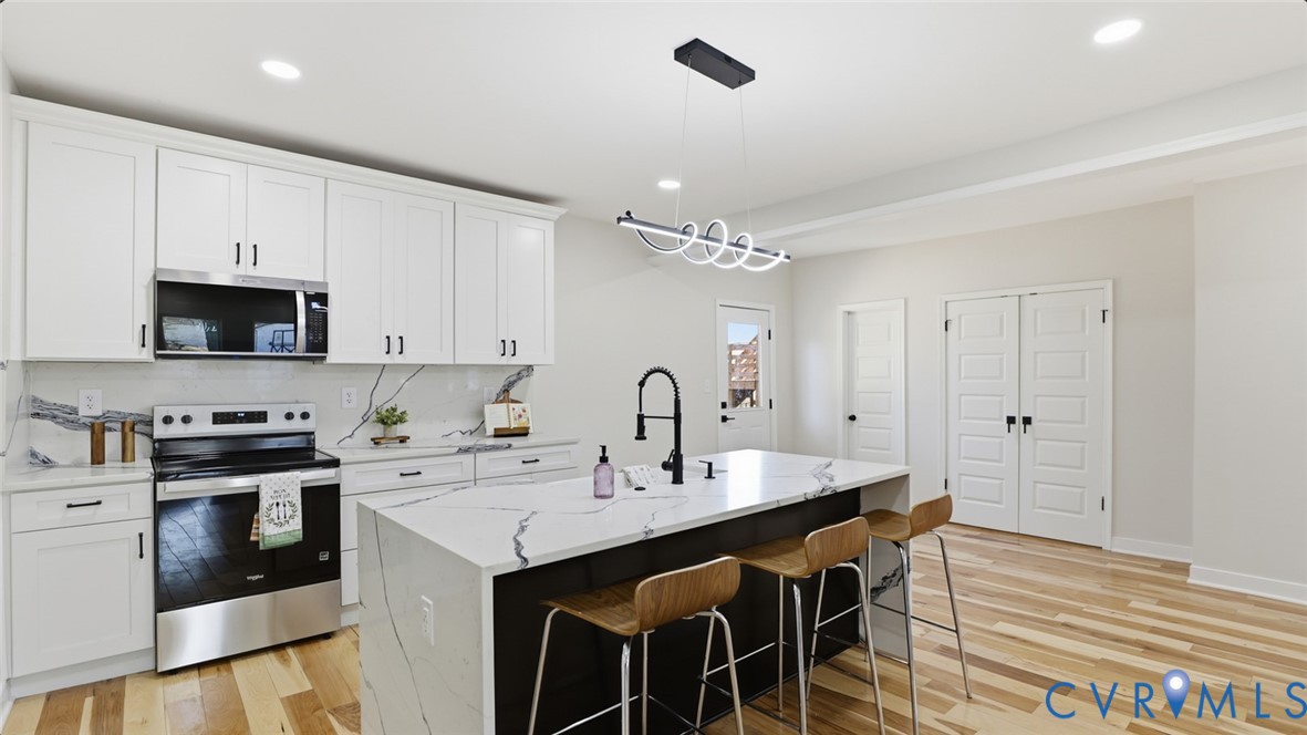 415 W 24th St